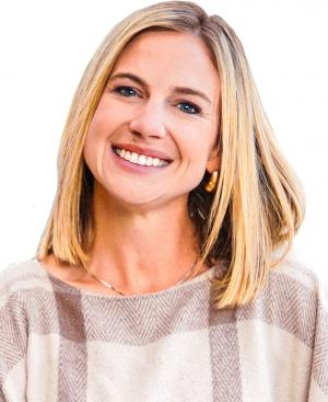 Stefanie Hall
